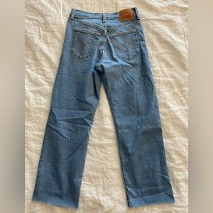 Levi’s rib cage straight ankle jean, size 27